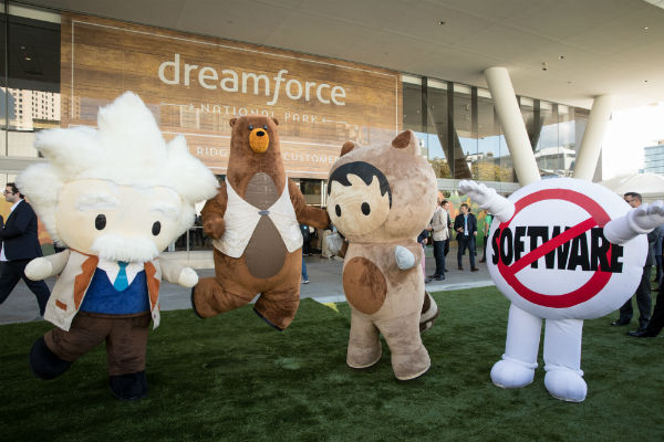 Dreamforce 2018 is nearly here! Whether you’re attending in person or via Salesforce Live, here’s everything you need to know to have an incredible experience.