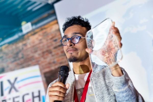 3 powerful ways to explain a new product to your customers